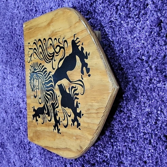 Vintage Cosplay Medevil Dragon wooden sheild with straps - Picture 11 of 11